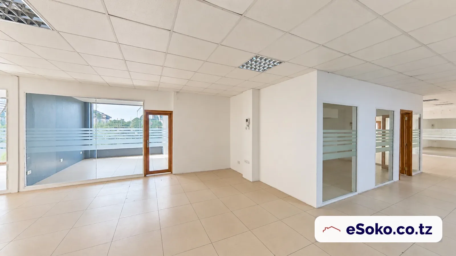 550 sqm Office Space in Regent Estate — photo 2