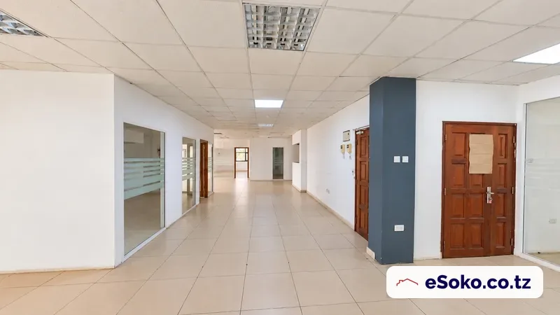 550 sqm Office Space in Regent Estate