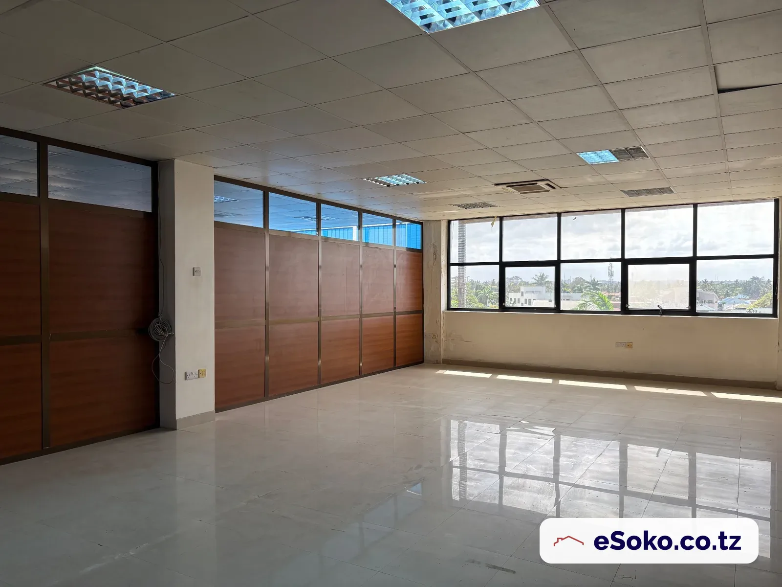 62.7 sqm Office Space for Rent – Service Charge Included — photo 2